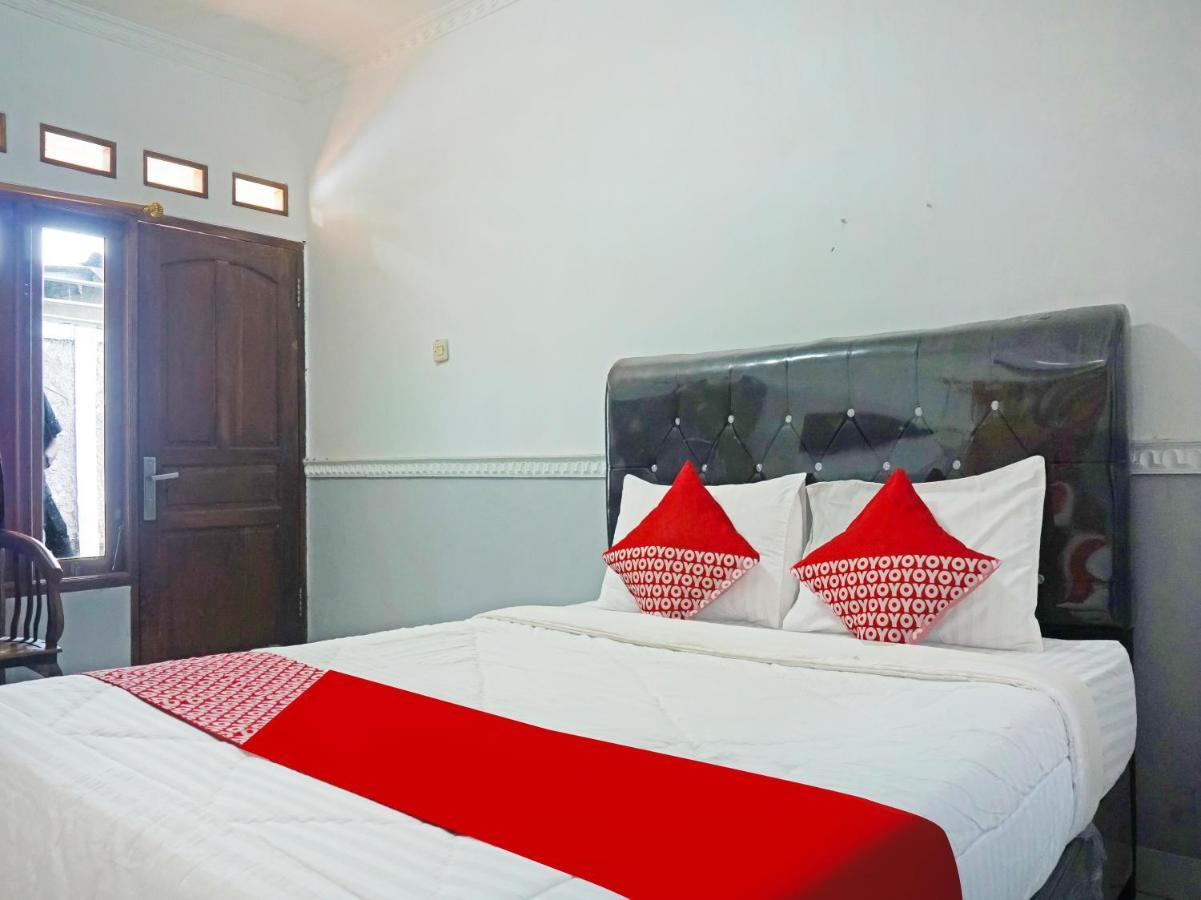 Oyo 90369 An Nur Family Homestay Syariah Cigombong Esterno foto