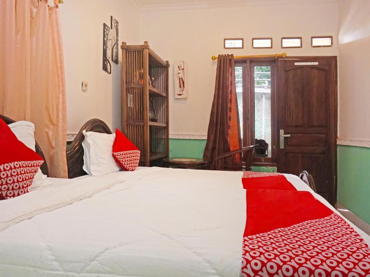 Oyo 90369 An Nur Family Homestay Syariah Cigombong Esterno foto
